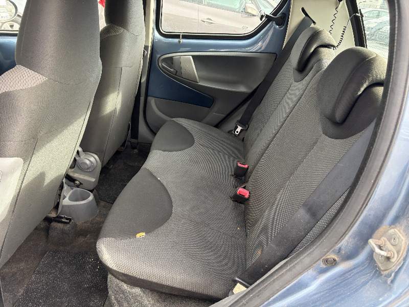 car Toyota Aygo id30618 photo #6