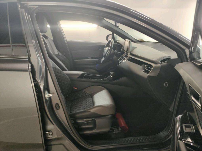 car Toyota C-HR id30629 photo #6