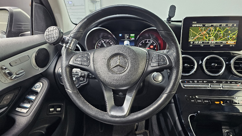 car Mercedes Benz GLC id31544 photo #13