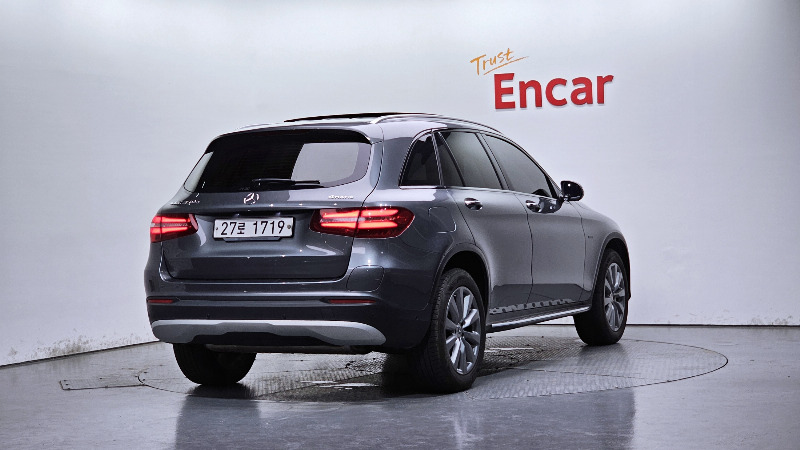 car Mercedes Benz GLC id31544 photo #2
