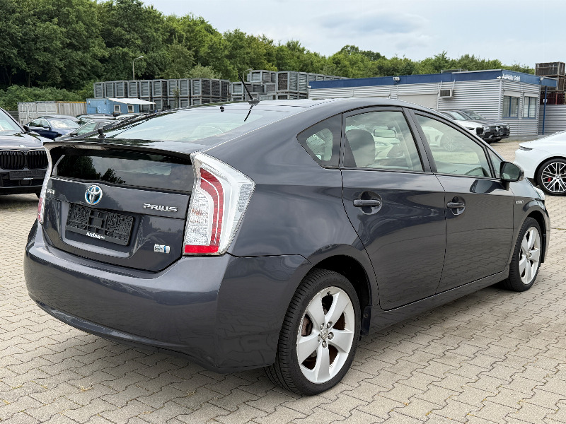 car Toyota Prius id32548 photo #3
