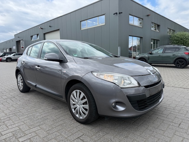 car Renault Megane id33192 main photo