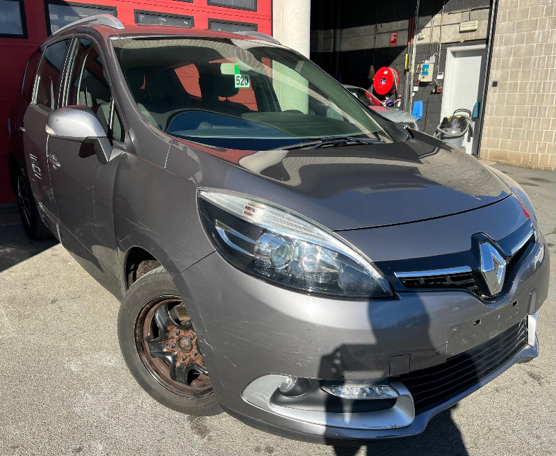 car Renault Grand Scenic id33202 main photo