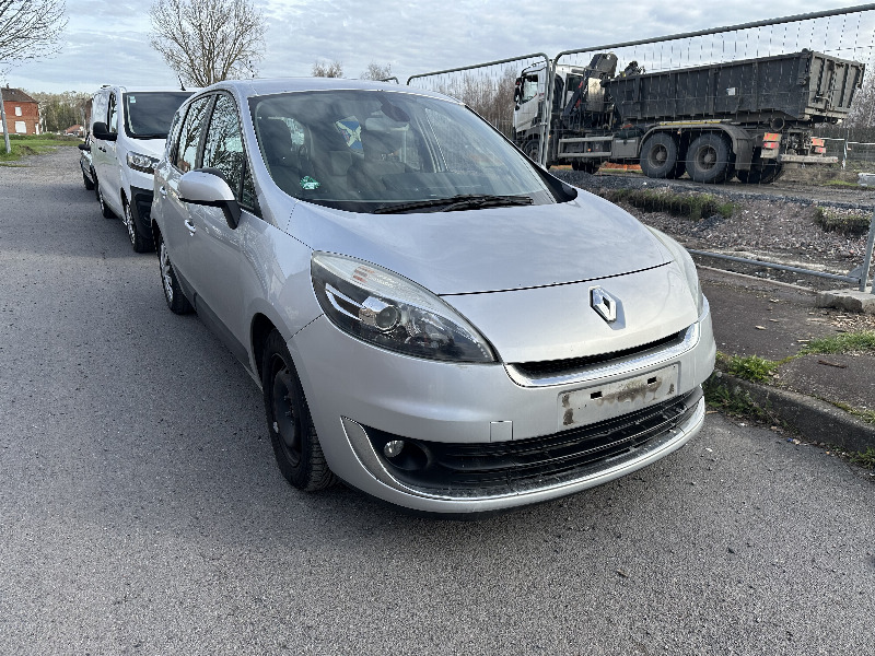 car Renault Grand Scenic id33204 main photo