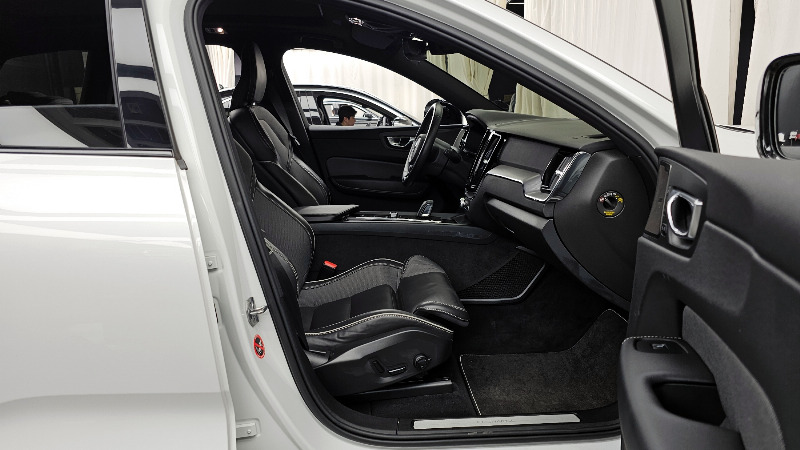 car Volvo XC60 id33254 photo #11