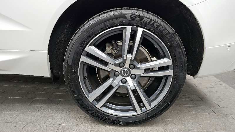 car Volvo XC60 id33254 photo #5