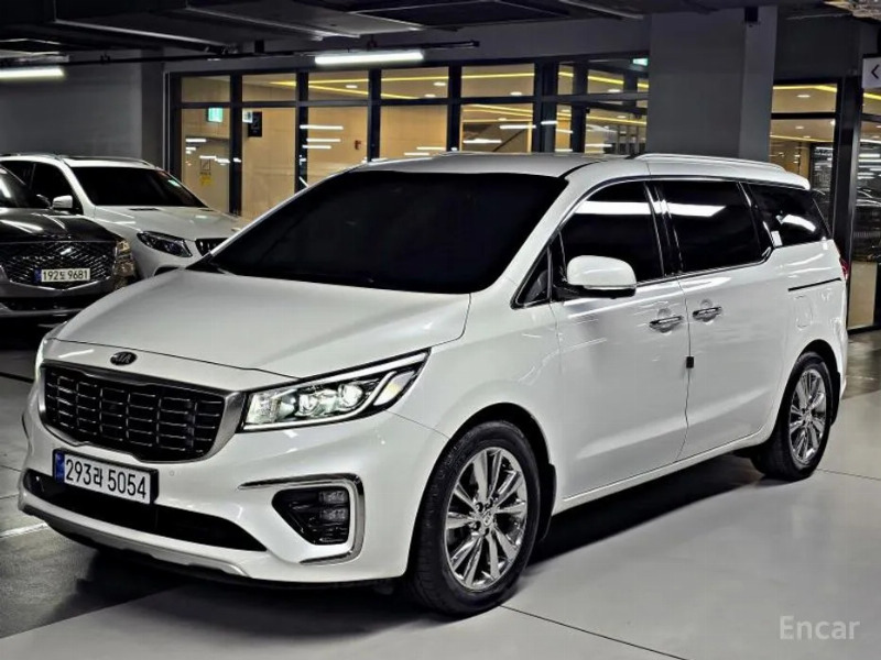 car KIA Carnival id33503 main photo