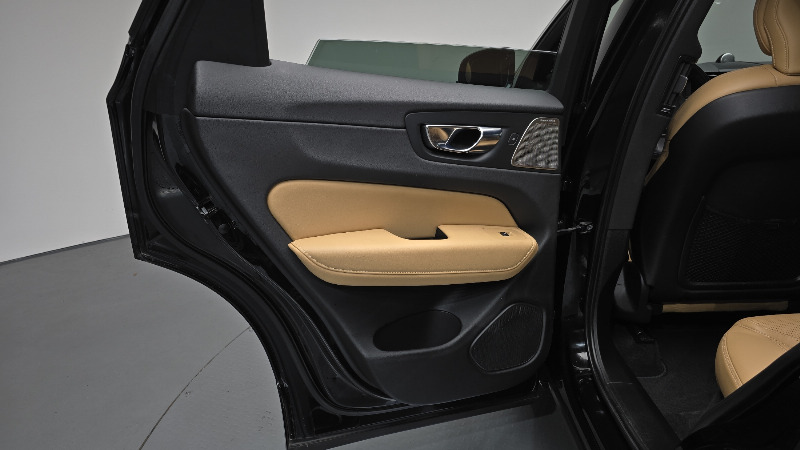 car Volvo XC60 id33567 photo #25