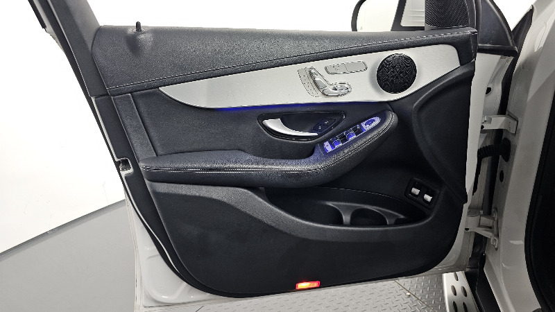 car Mercedes Benz GLC id33702 photo #24