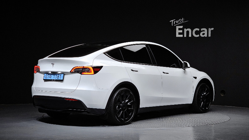 car Tesla Model Y id34340 photo #2