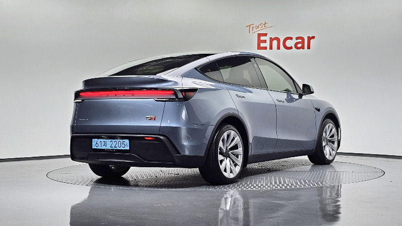 car Tesla Model Y id34349 photo #2