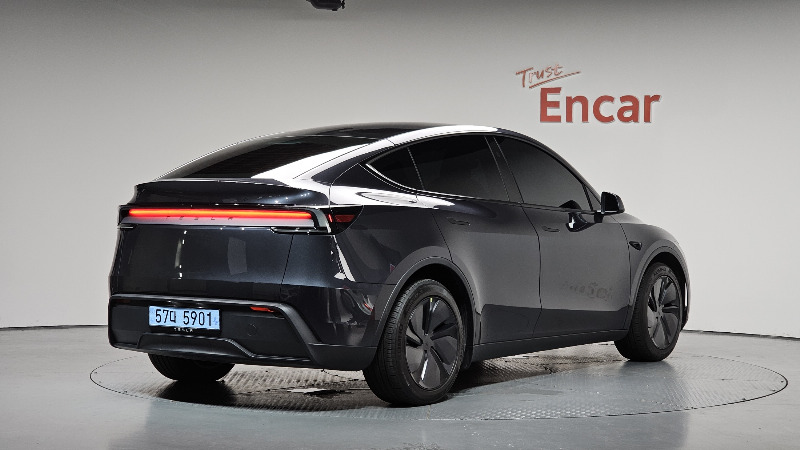 car Tesla Model Y id34353 photo #2