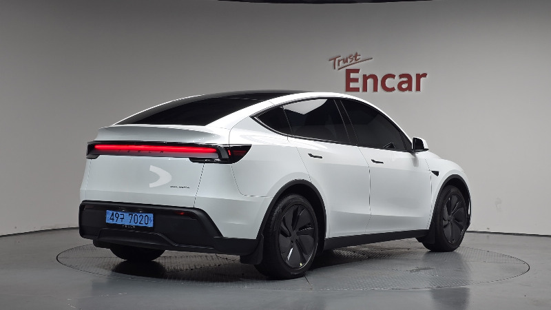 car Tesla Model Y id34355 photo #2