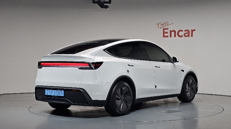 car Tesla Model Y id34363 photo #2