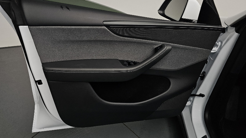 car Tesla Model Y id34363 photo #24
