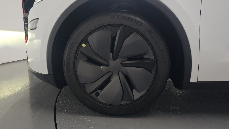 car Tesla Model Y id34363 photo #5