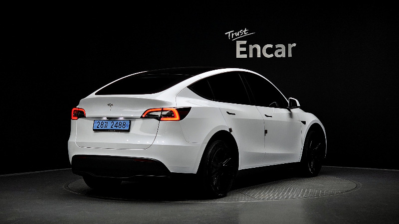 car Tesla Model Y id34402 photo #2