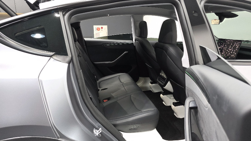 car Tesla Model Y id34473 photo #11