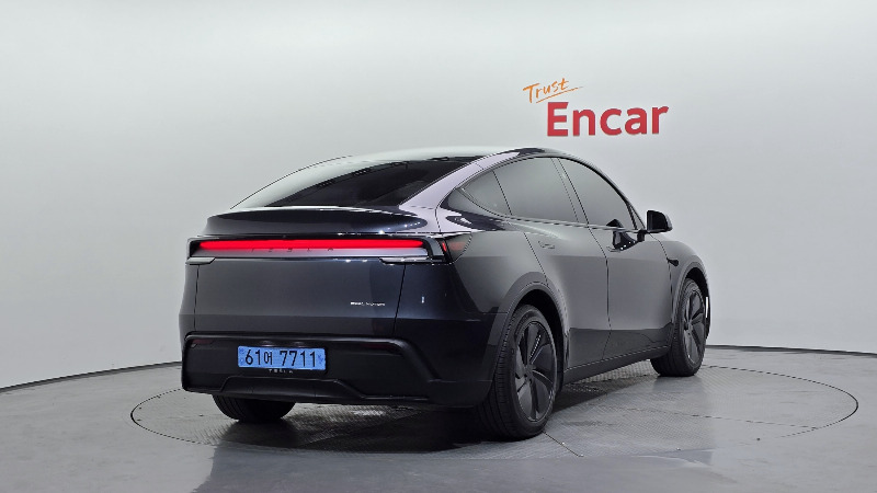 car Tesla Model Y id34576 photo #2