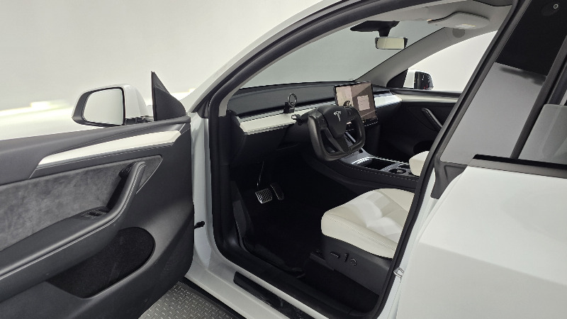 car Tesla Model Y id34603 photo #10