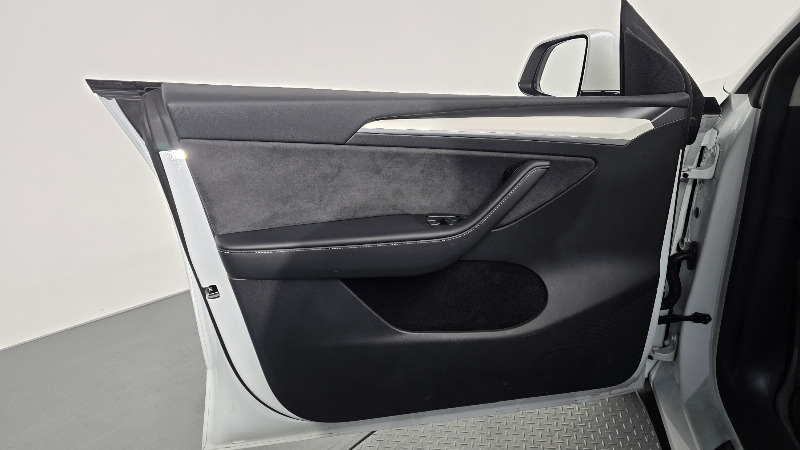 car Tesla Model Y id34603 photo #24