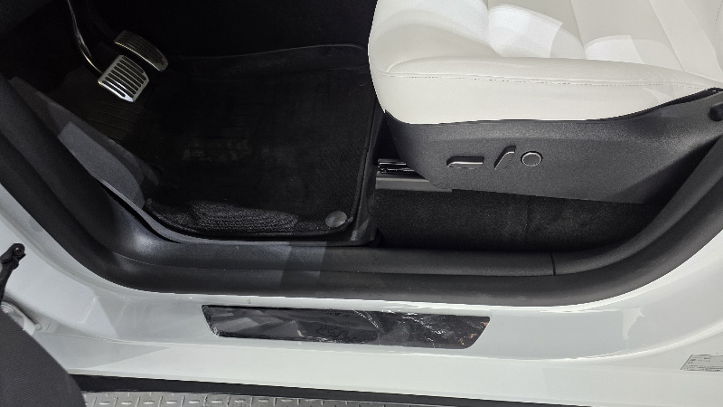 car Tesla Model Y id34603 photo #28