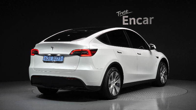 car Tesla Model Y id34806 photo #2