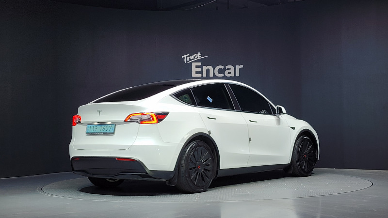 car Tesla Model Y id34856 photo #2