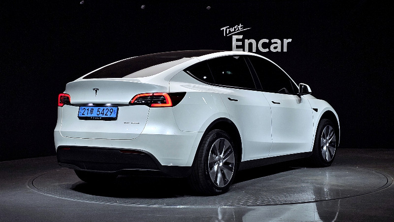 car Tesla Model Y id34878 photo #2