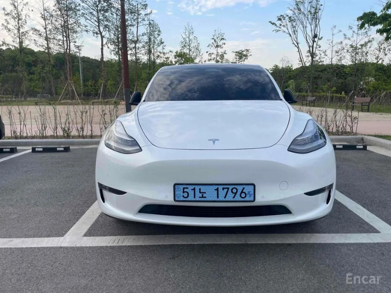 car Tesla Model Y id34940 main photo