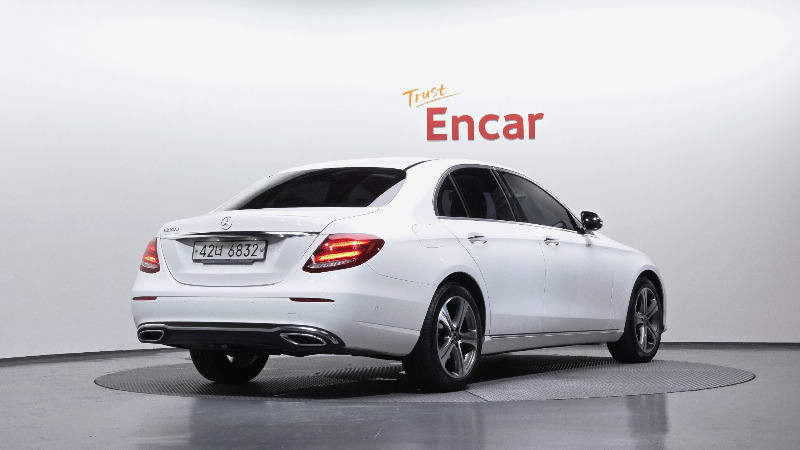 car Mercedes Benz E Class id35791 photo #2