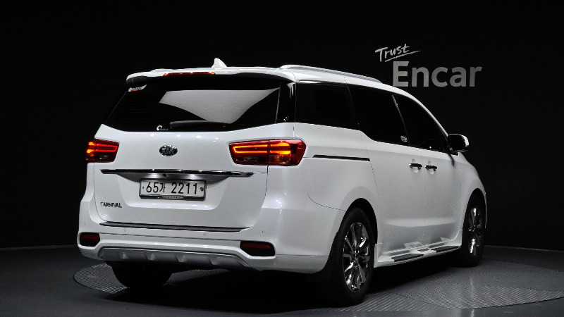 car KIA Carnival id37377 photo #2
