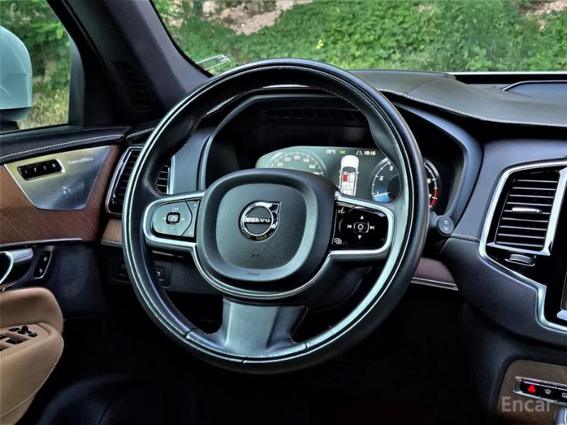 car Volvo XC90 id38048 photo #12