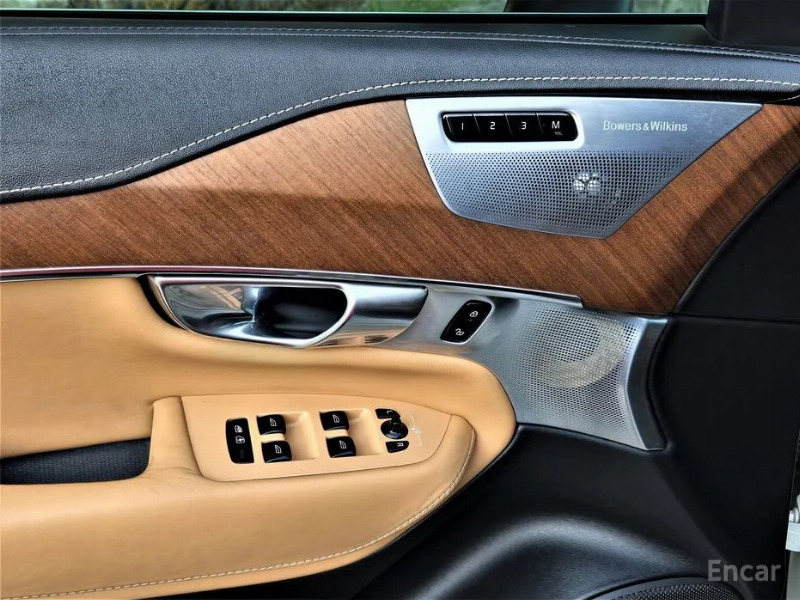car Volvo XC90 id38048 photo #18