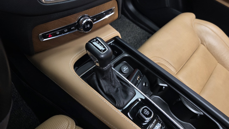 car Volvo XC90 id38061 photo #9