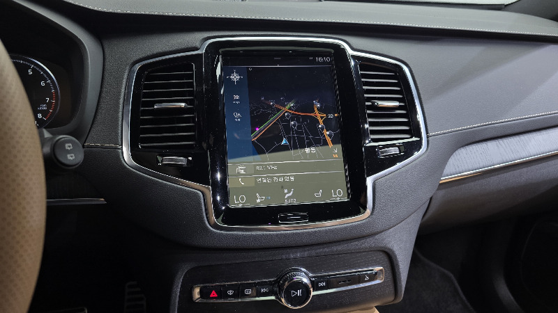 car Volvo XC90 id38105 photo #12