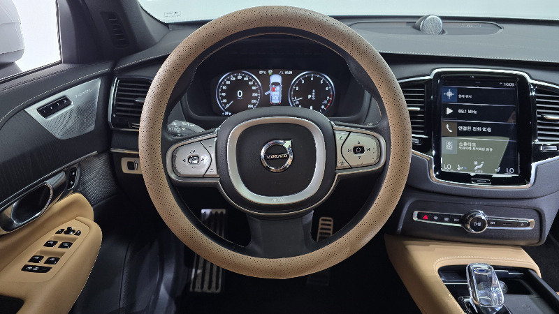 car Volvo XC90 id38105 photo #13
