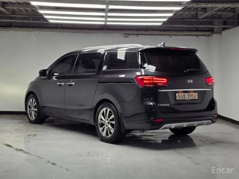 car KIA Carnival id38276 photo #2