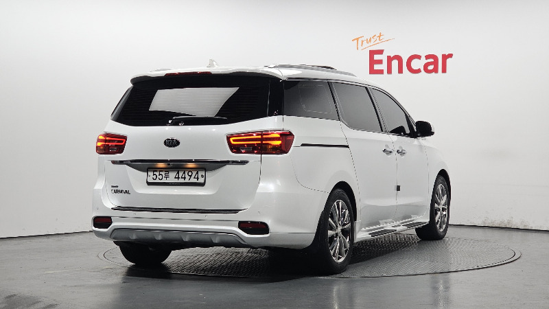 car KIA Carnival id38281 photo #2