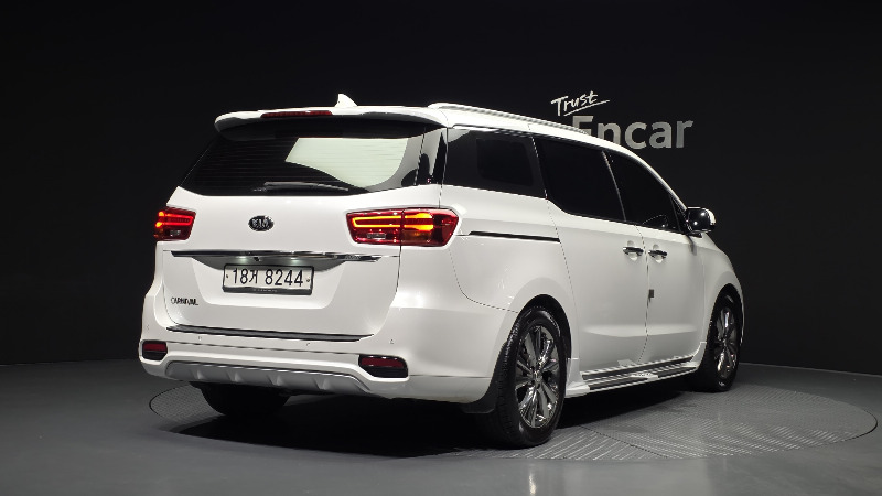 car KIA Carnival id38328 photo #2