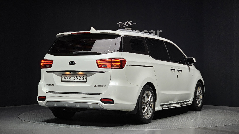 car KIA Carnival id38371 photo #2