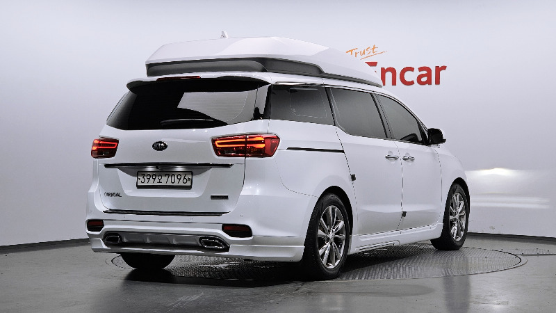 car KIA Carnival id38809 photo #2