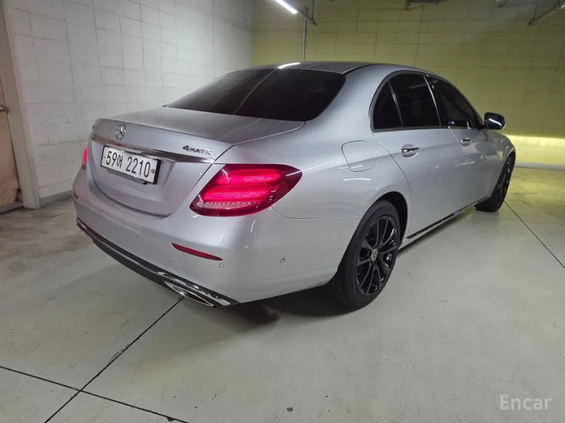car Mercedes Benz E Class id40070 photo #17