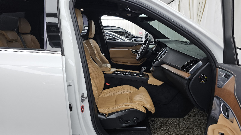 car Volvo XC90 id40737 photo #11