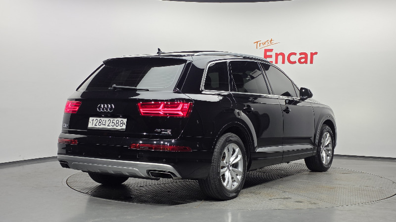 car Audi Q7 id41340 photo #2