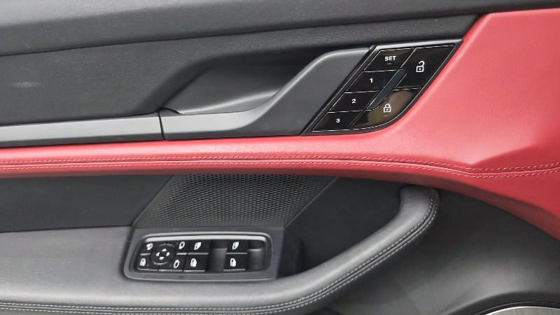car Porsche Taycan id41733 photo #13