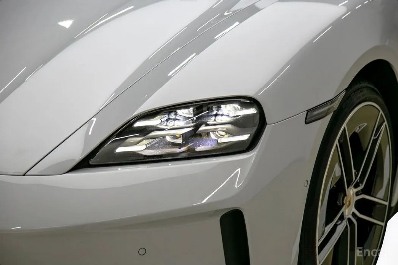 car Porsche Taycan id41737 photo #3