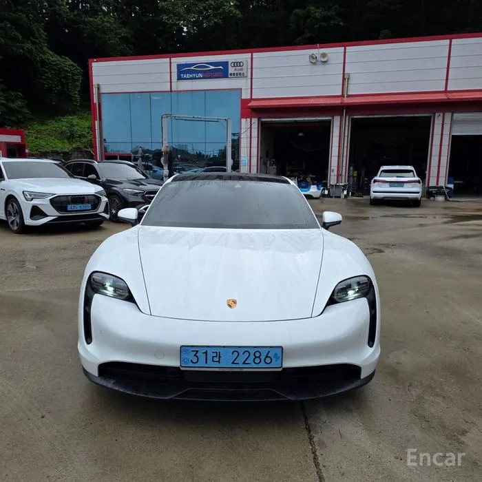 car Porsche Taycan id41748 photo #2