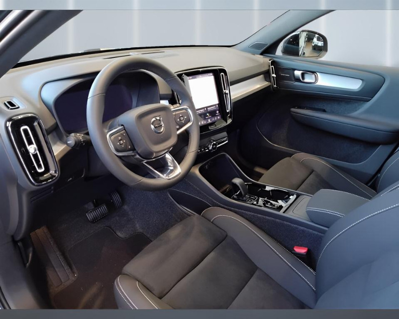 car Volvo XC40 id41775 photo #7