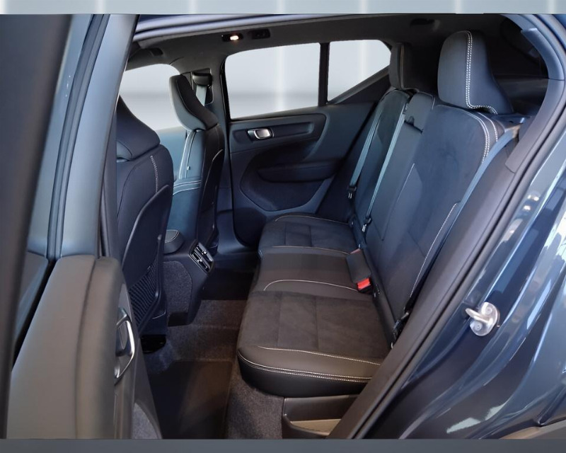 car Volvo XC40 id41775 photo #8